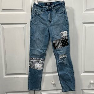 Hollister Ultra High Rise Mom Jean W25 L29